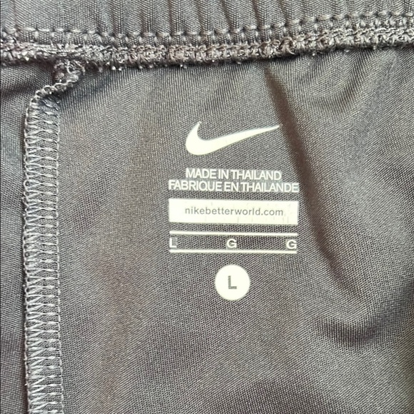 Nike Women's Black and Pink Running Shorts - Picture 4 of 5